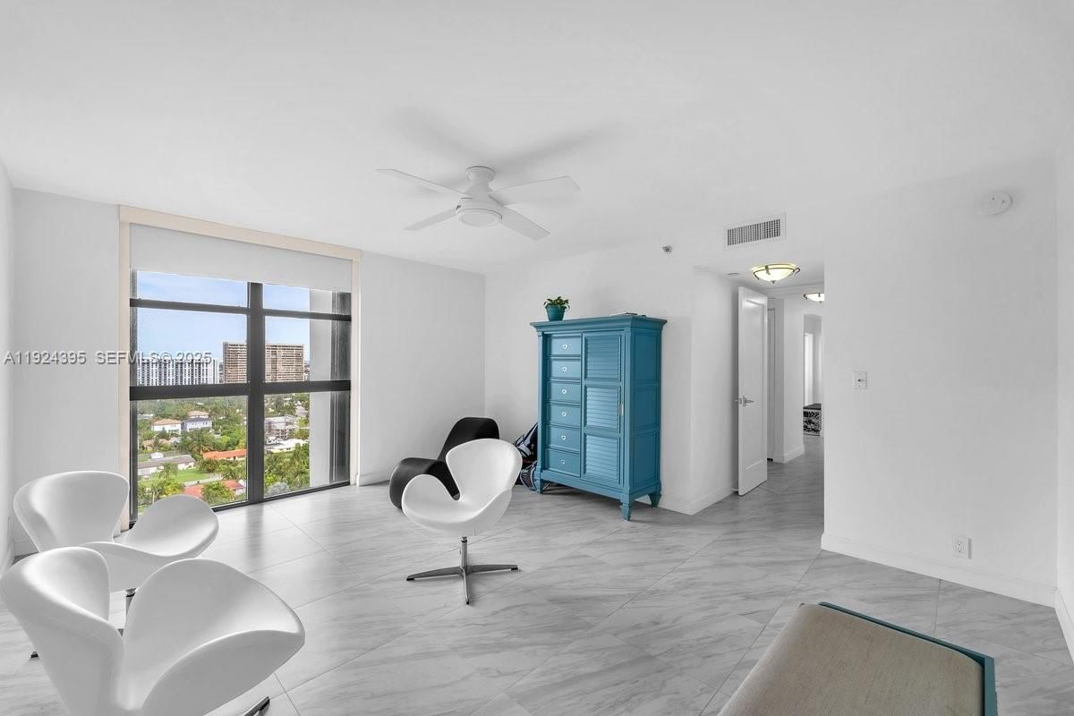 Real estate property located at 4000 Towerside Ter #1807, Miami-dade, The Towers Of Quayside Co, Miami, FL