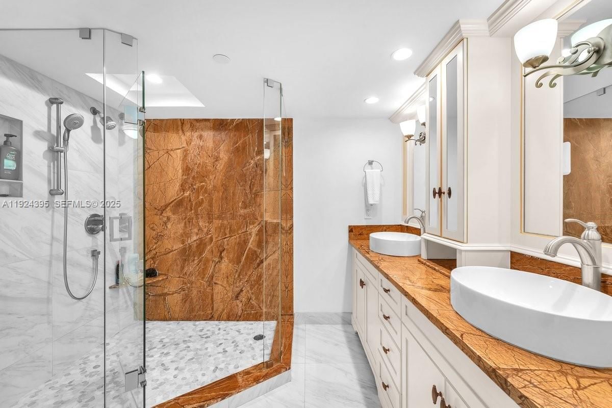 Real estate property located at 4000 Towerside Ter #1807, Miami-dade, The Towers Of Quayside Co, Miami, FL