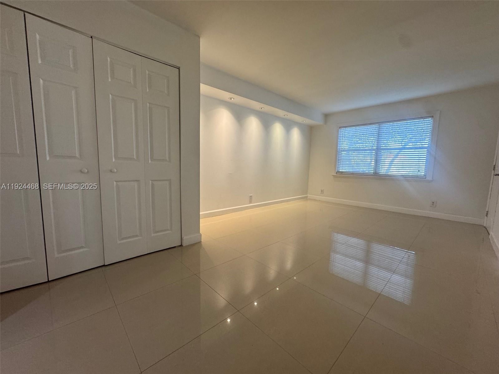 Real estate property located at 13001 15th Ct #207T, Broward, Ivanhoe East At Century V, Pembroke Pines, FL