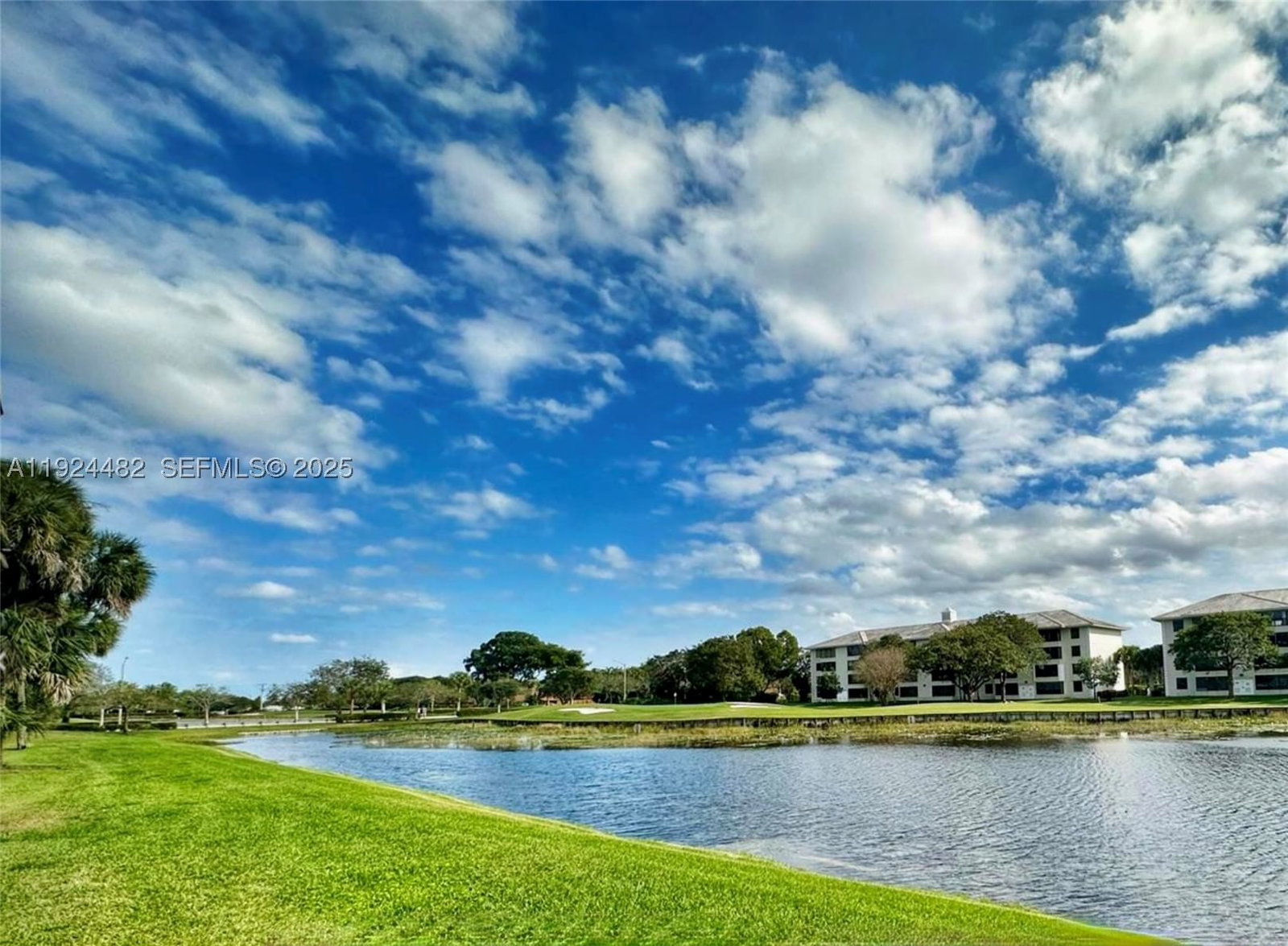 Real estate property located at 1520 Whitehall Dr #101, Broward, Condo 10 Of Whitehall Con, Davie, FL