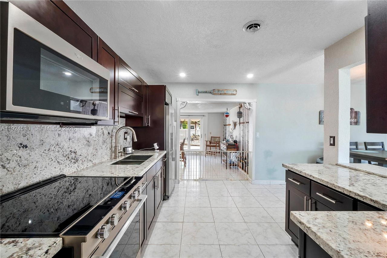 Real estate property located at 3329 Coolidge St, Broward, Hollywood Hills, Hollywood, FL
