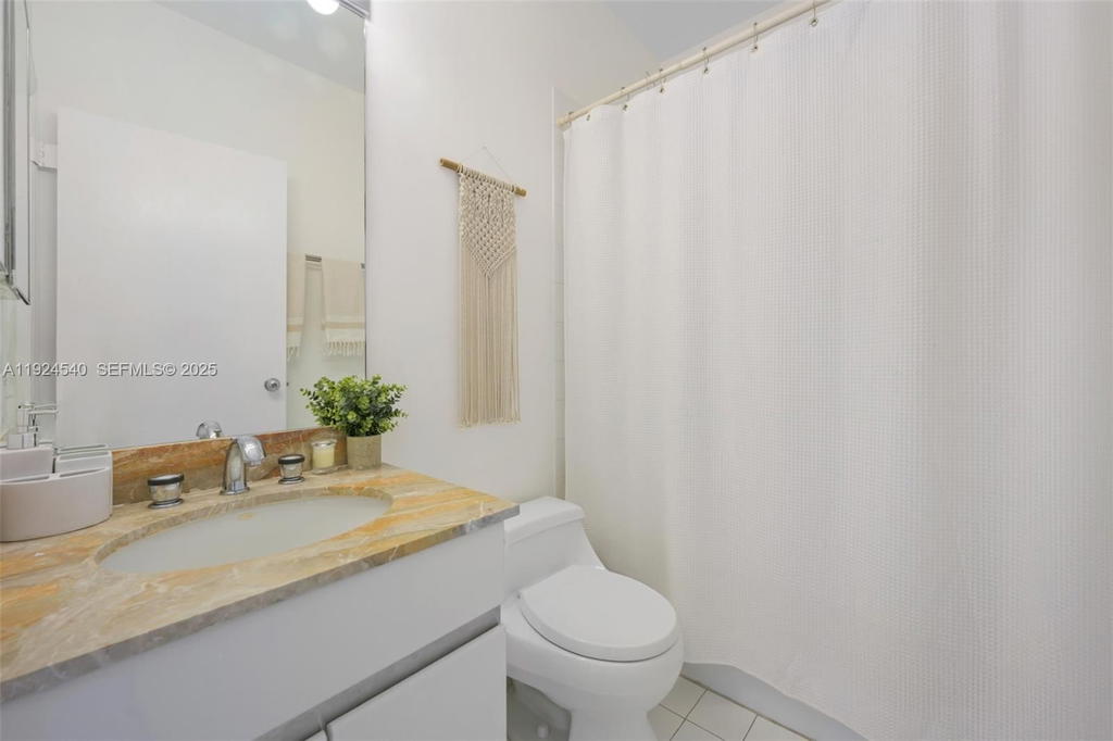 Real estate property located at 888 Brickell Key Dr #2909, Miami-dade, One Tequesta Point Condo, Miami, FL