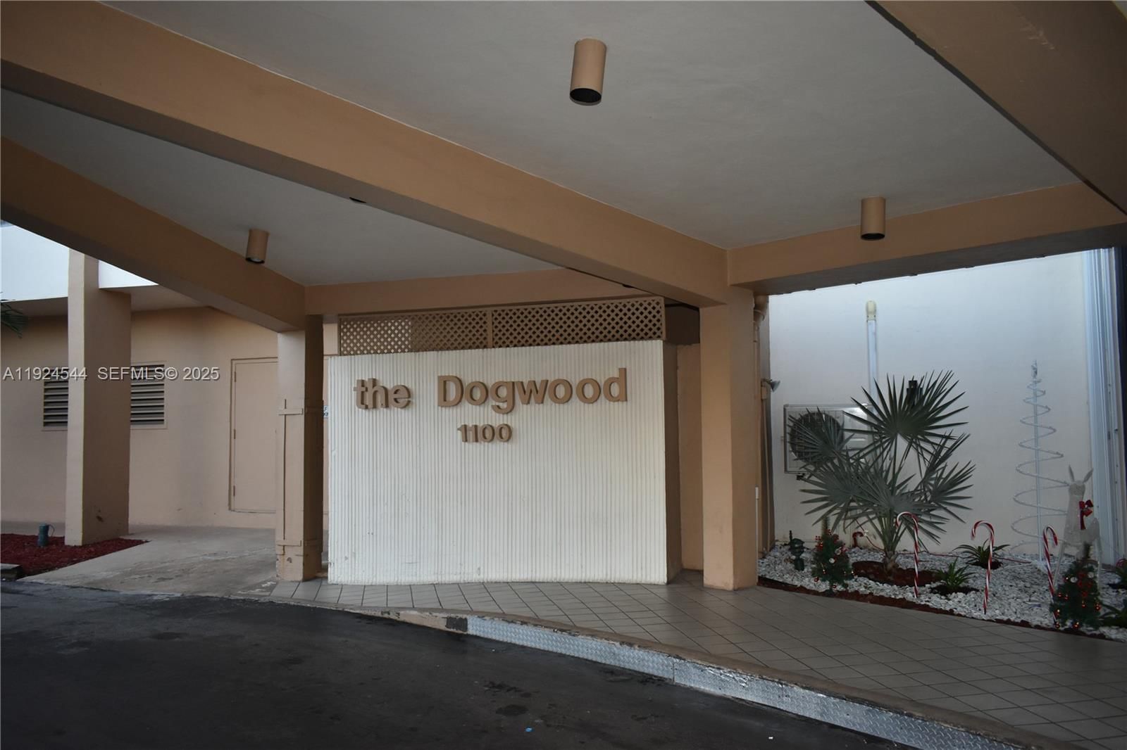 Real estate property located at 1100 Saint Charles Pl #308, Broward, Park Place Condominium No, Pembroke Pines, FL