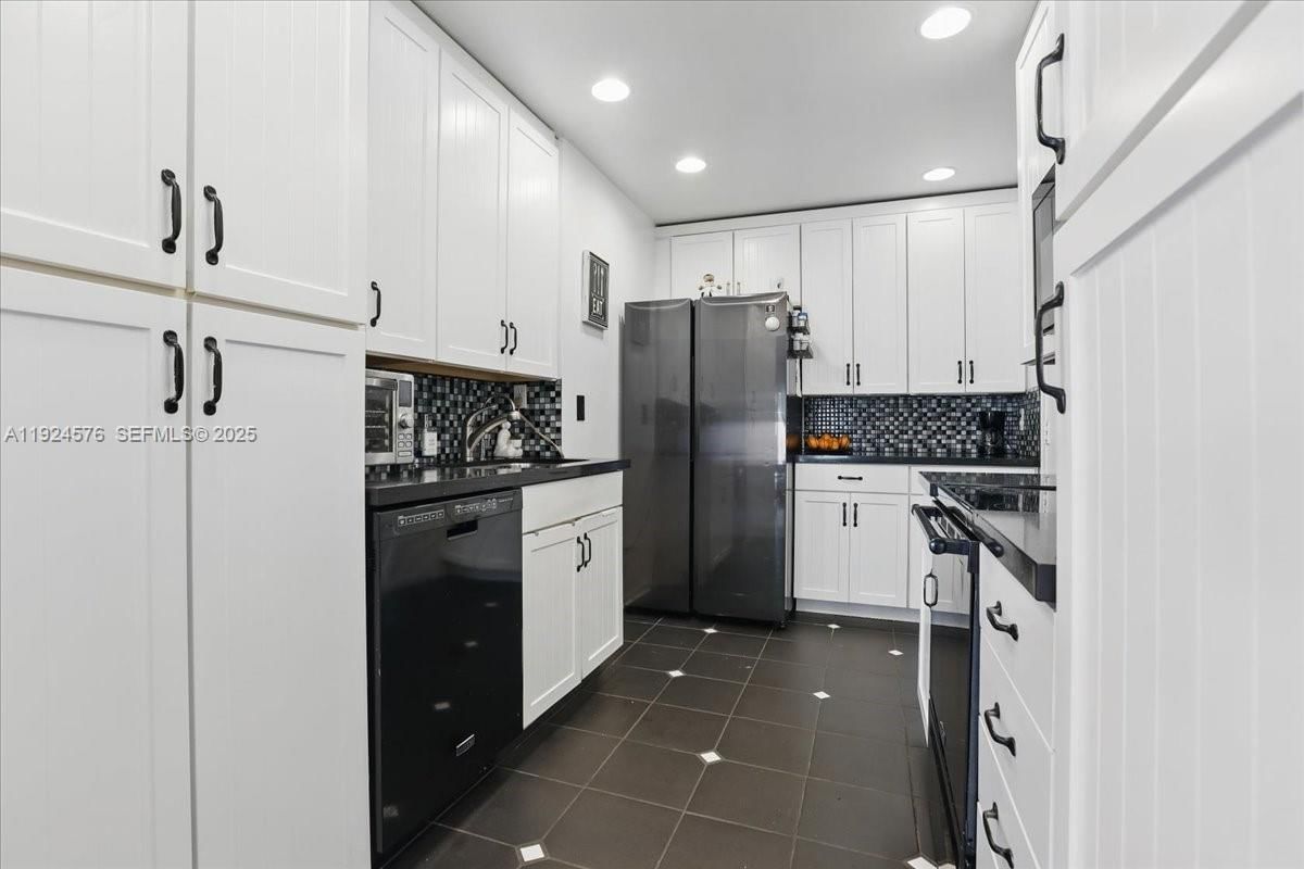 Real estate property located at 5874 97th Ter, Broward, Colony At Stirling, Cooper City, FL