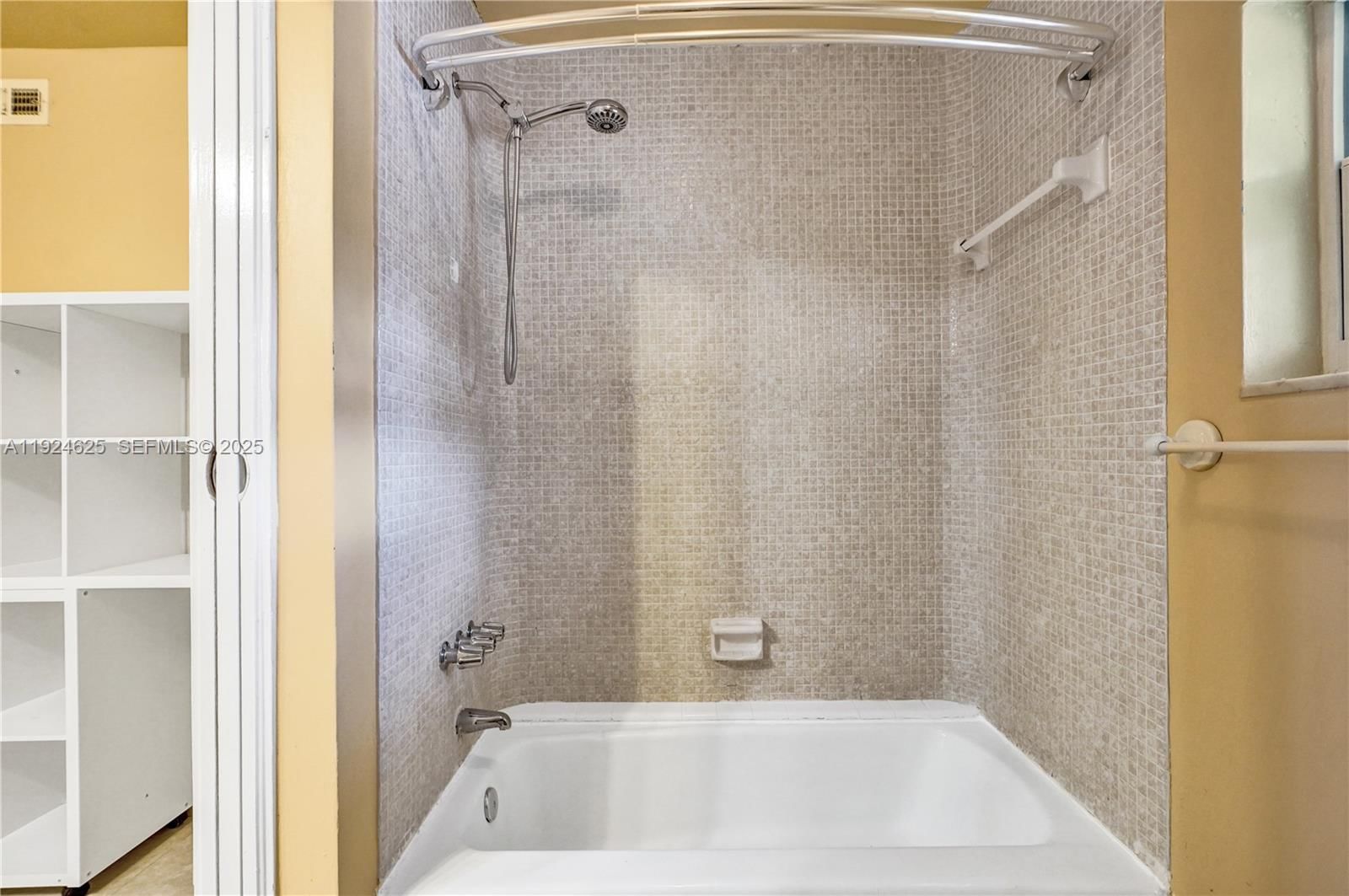 Real estate property located at , Miami-dade, Executive Manors, North Miami, FL