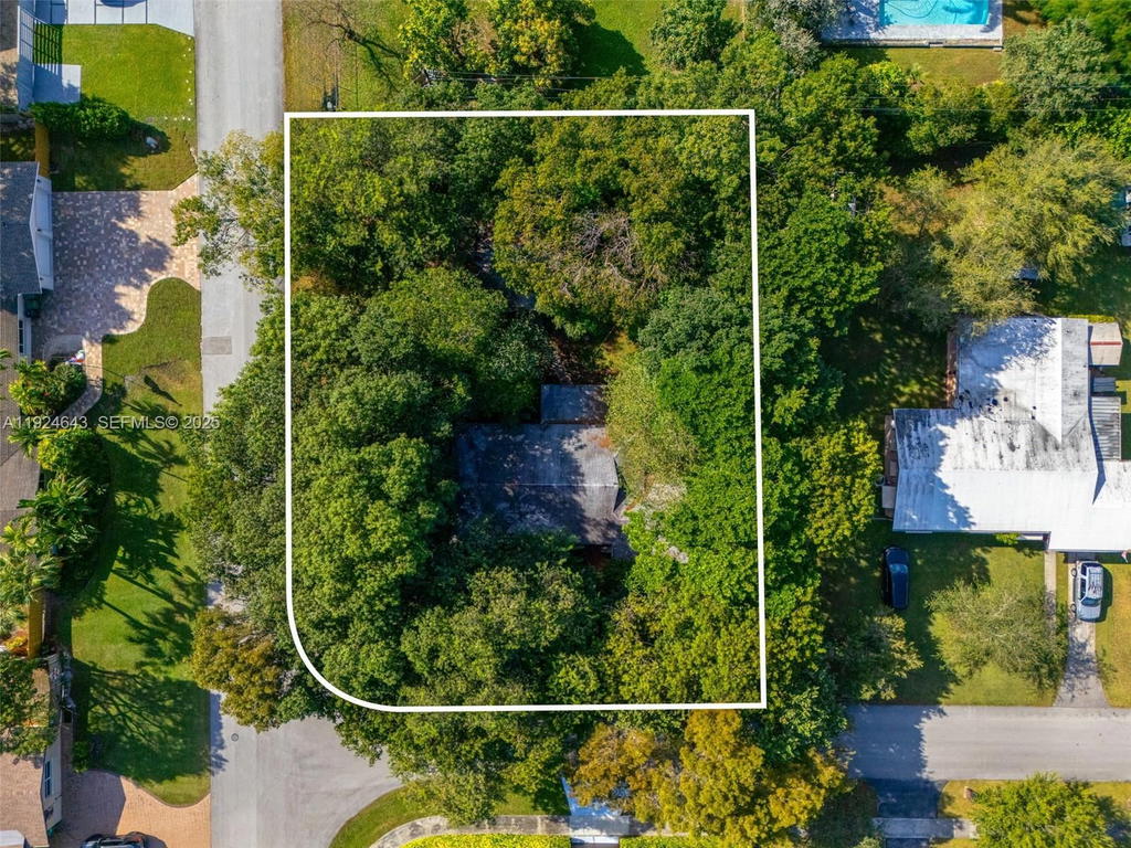 Real estate property located at 11550 108th Ct, Miami-dade, Kendall Estates, Miami, FL