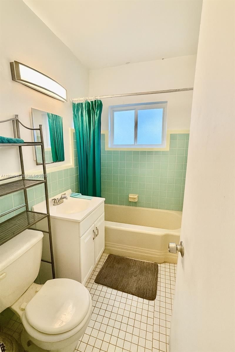 Real estate property located at 1121 154th Ter, Miami-dade, Breezeswept Heights, North Miami Beach, FL