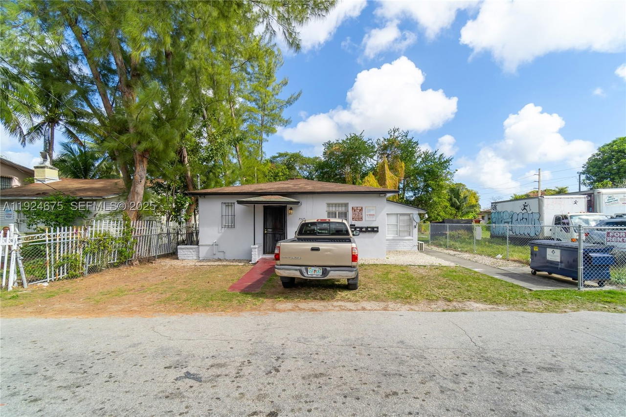 Real estate property located at 7525 Miami Ct, Miami-dade, Little River Gardens, Miami, FL