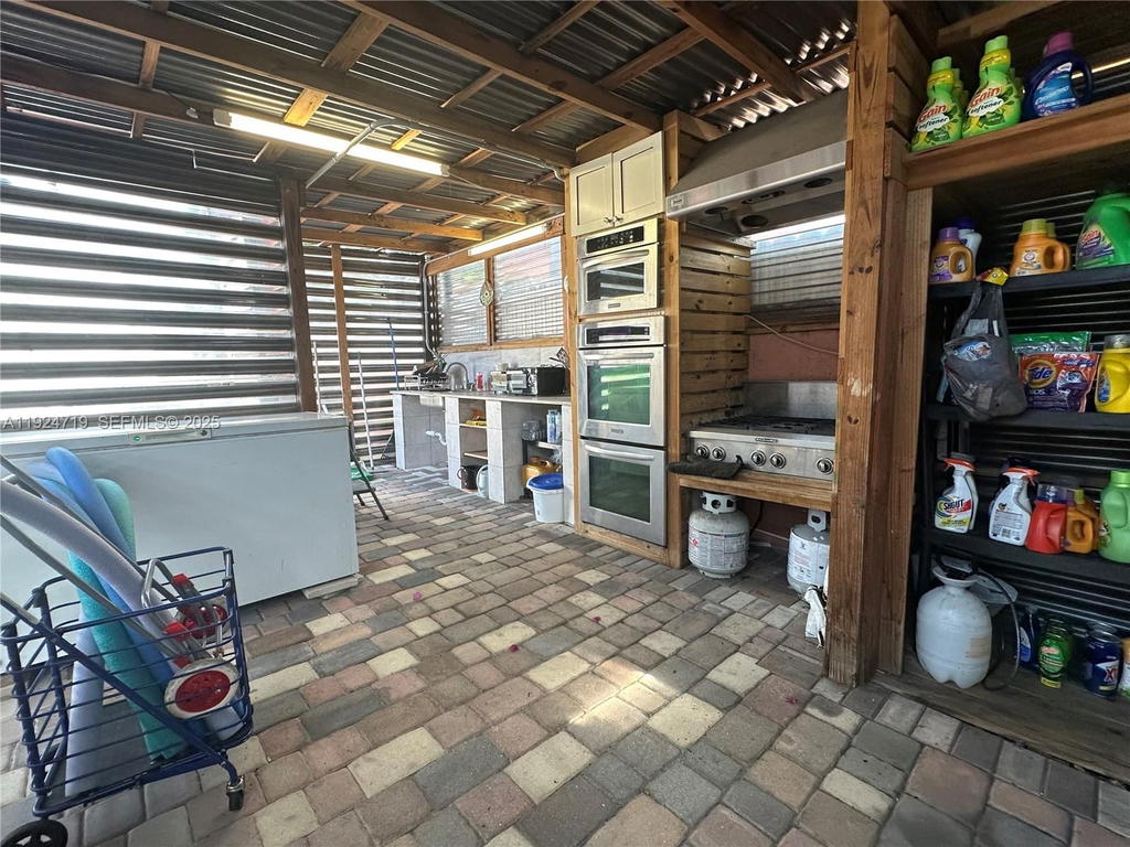 Real estate property located at 3718 12th St, Miami-dade, Le Jeune Manors, Miami, FL