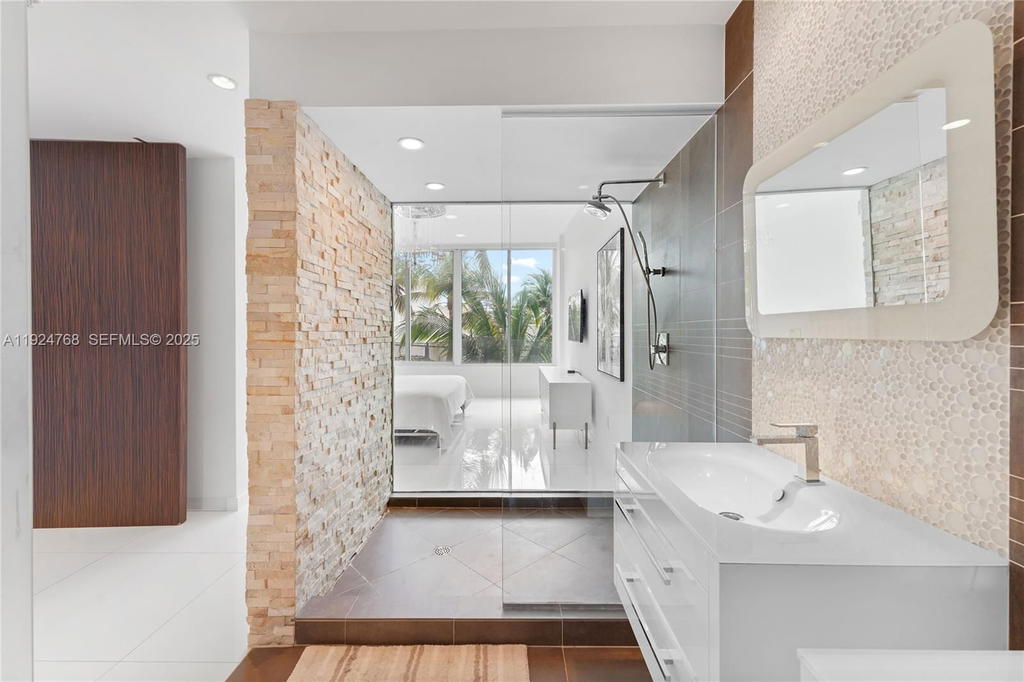 Real estate property located at 2100 Park Ave #201, Miami-dade, Artepark South Condo, Miami Beach, FL