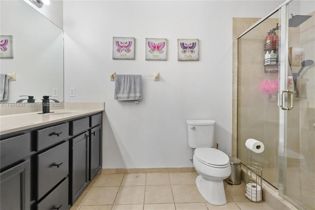 Real estate property located at 3337 91st Ter, Miami-dade, Bellagio, Hialeah, FL