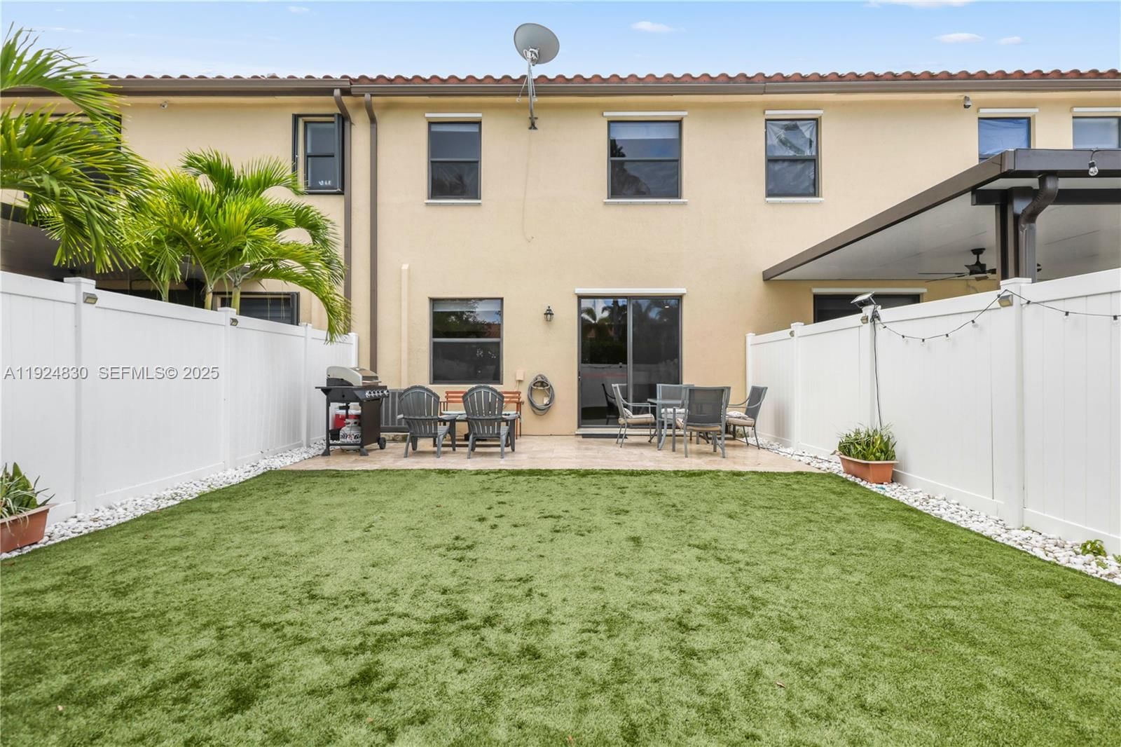 Real estate property located at 3337 91st Ter, Miami-dade, Bellagio, Hialeah, FL