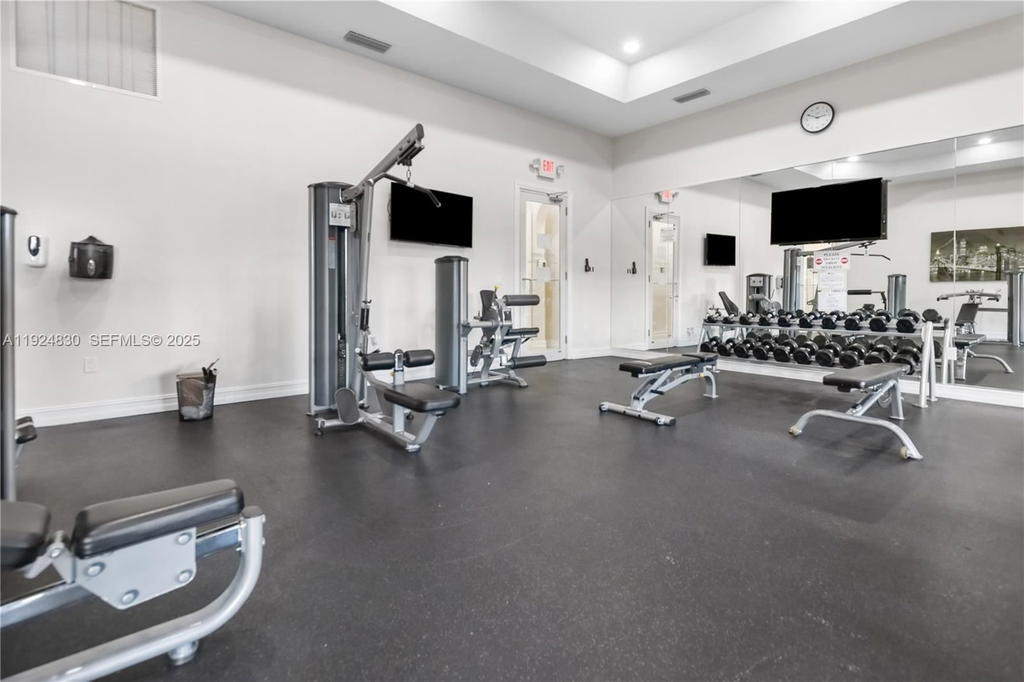 Real estate property located at 3337 91st Ter, Miami-dade, Bellagio, Hialeah, FL