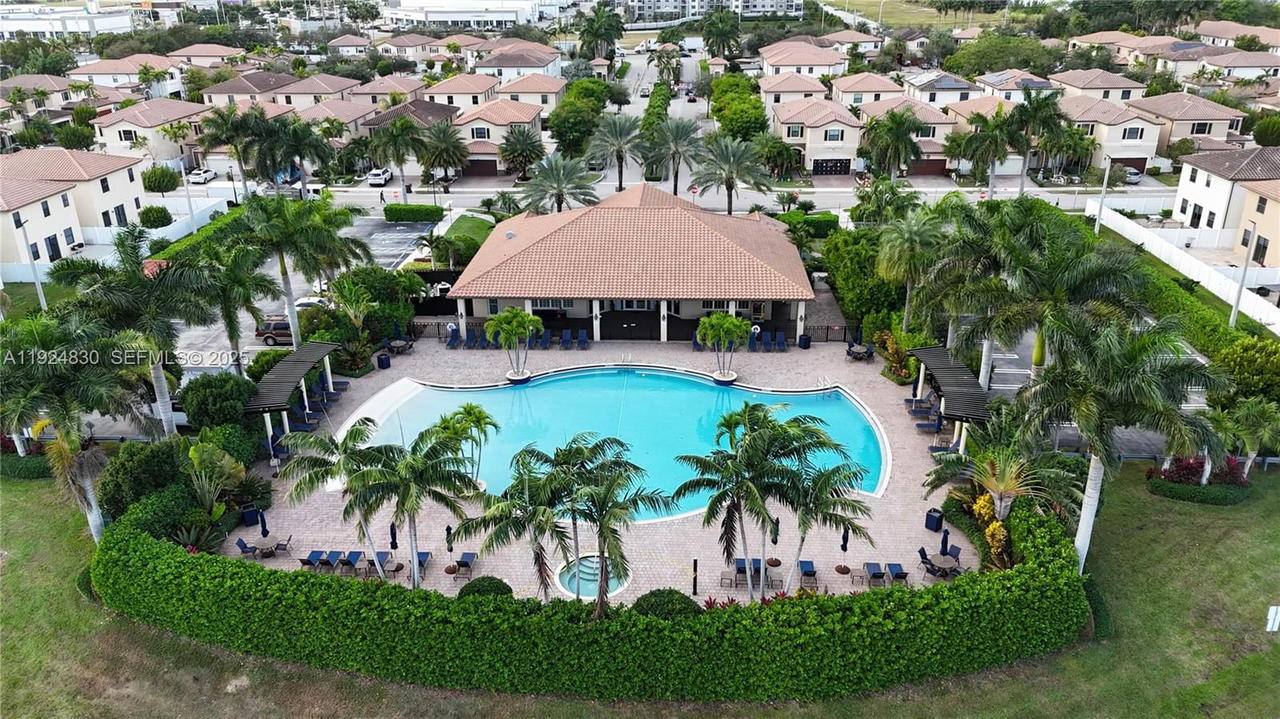 Real estate property located at 3337 91st Ter, Miami-dade, Bellagio, Hialeah, FL
