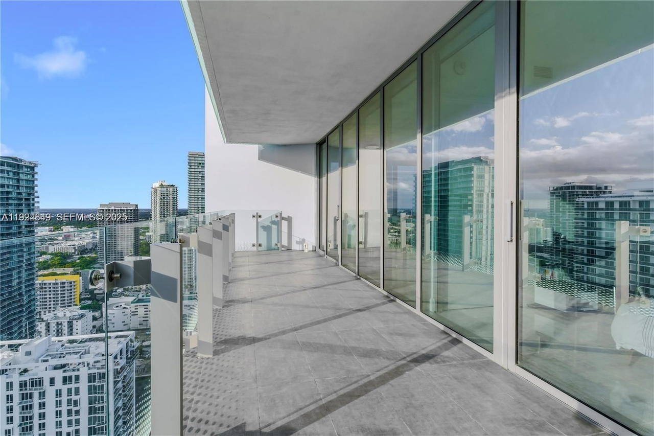 Real estate property located at 700 26th Ter #3406, Miami-dade, Escottonia Park, Miami, FL