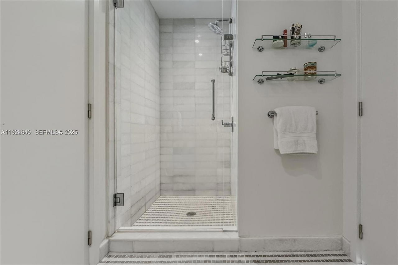 Real estate property located at 700 26th Ter #3406, Miami-dade, Escottonia Park, Miami, FL