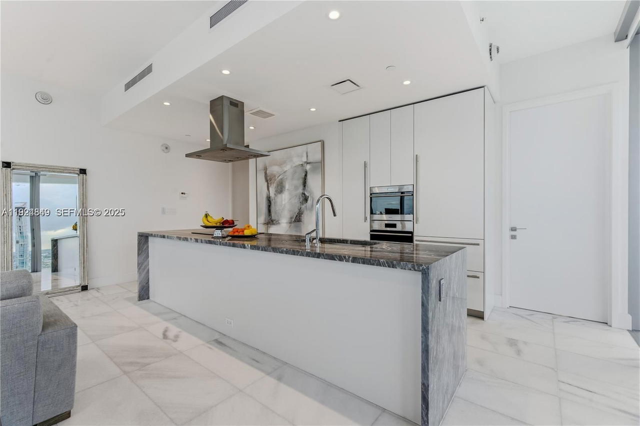 Real estate property located at 700 26th Ter #3406, Miami-dade, Escottonia Park, Miami, FL
