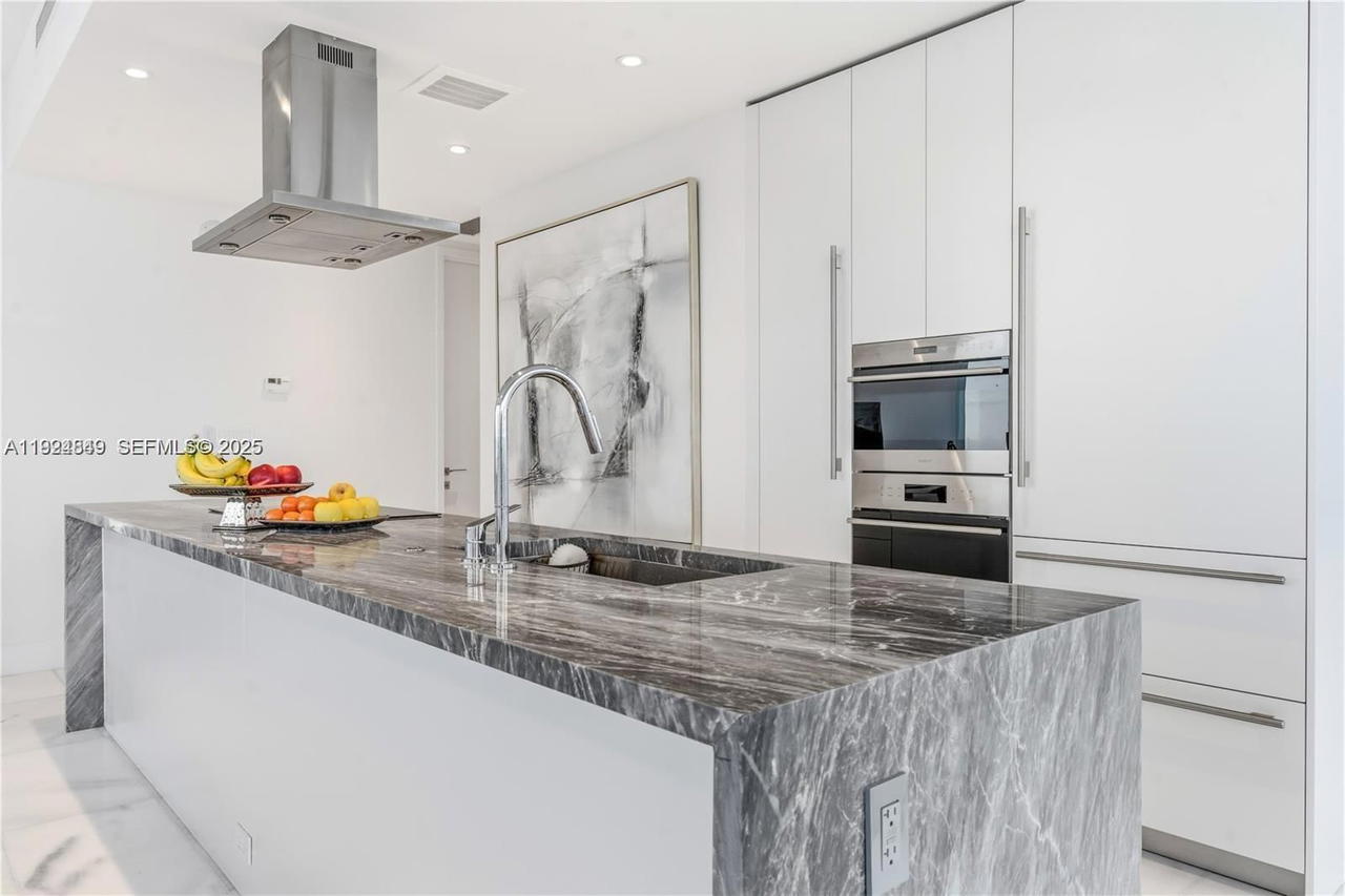 Real estate property located at 700 26th Ter #3406, Miami-dade, Escottonia Park, Miami, FL