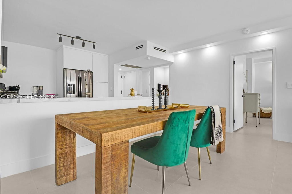 Real estate property located at 5700 Collins Ave #3J, Miami-dade, Seacoast 5700 Condo, Miami Beach, FL