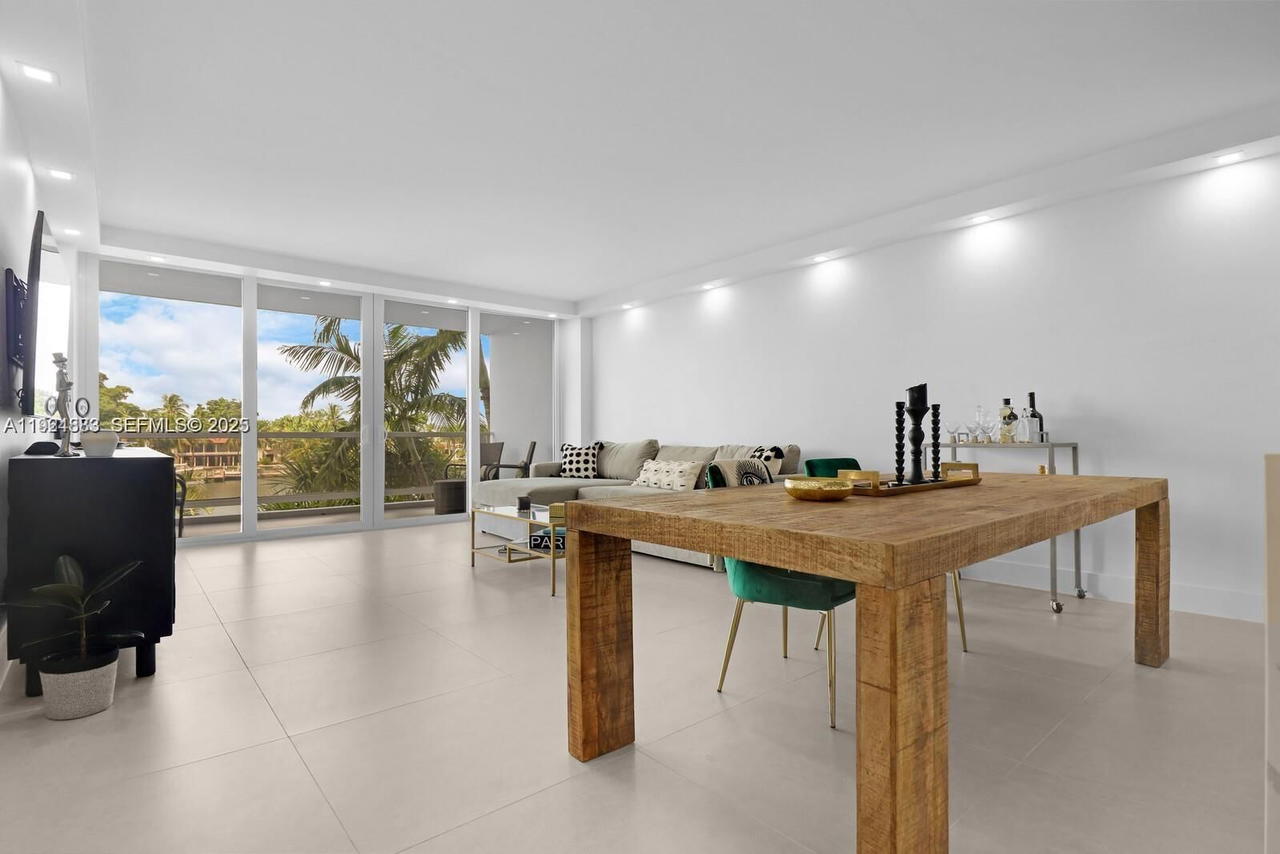 Real estate property located at 5700 Collins Ave #3J, Miami-dade, Seacoast 5700 Condo, Miami Beach, FL