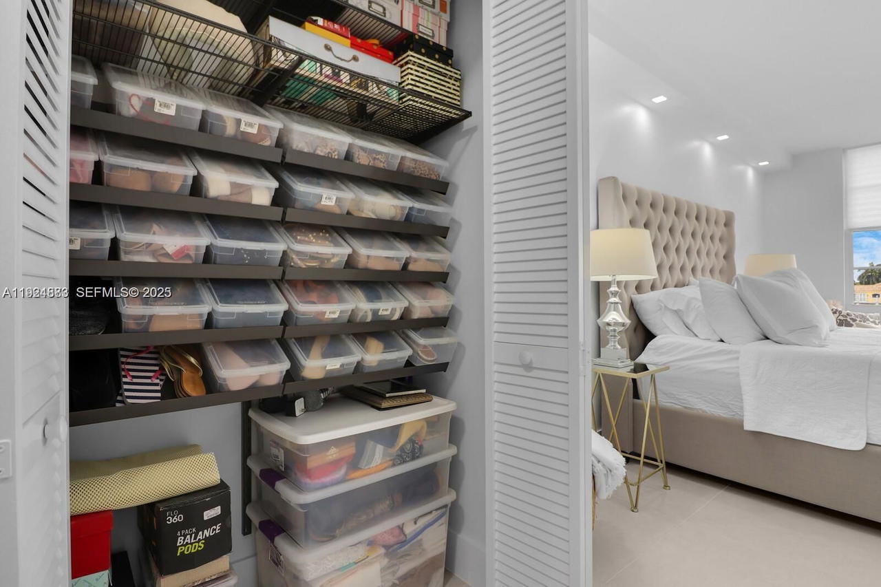 Real estate property located at 5700 Collins Ave #3J, Miami-dade, Seacoast 5700 Condo, Miami Beach, FL