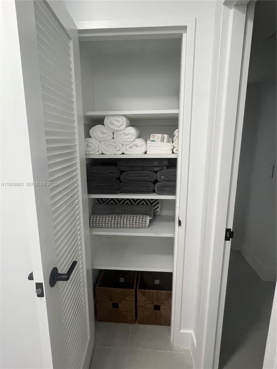 Real estate property located at 5700 Collins Ave #3J, Miami-dade, Seacoast 5700 Condo, Miami Beach, FL