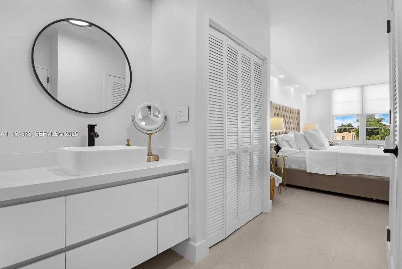 Real estate property located at 5700 Collins Ave #3J, Miami-dade, Seacoast 5700 Condo, Miami Beach, FL