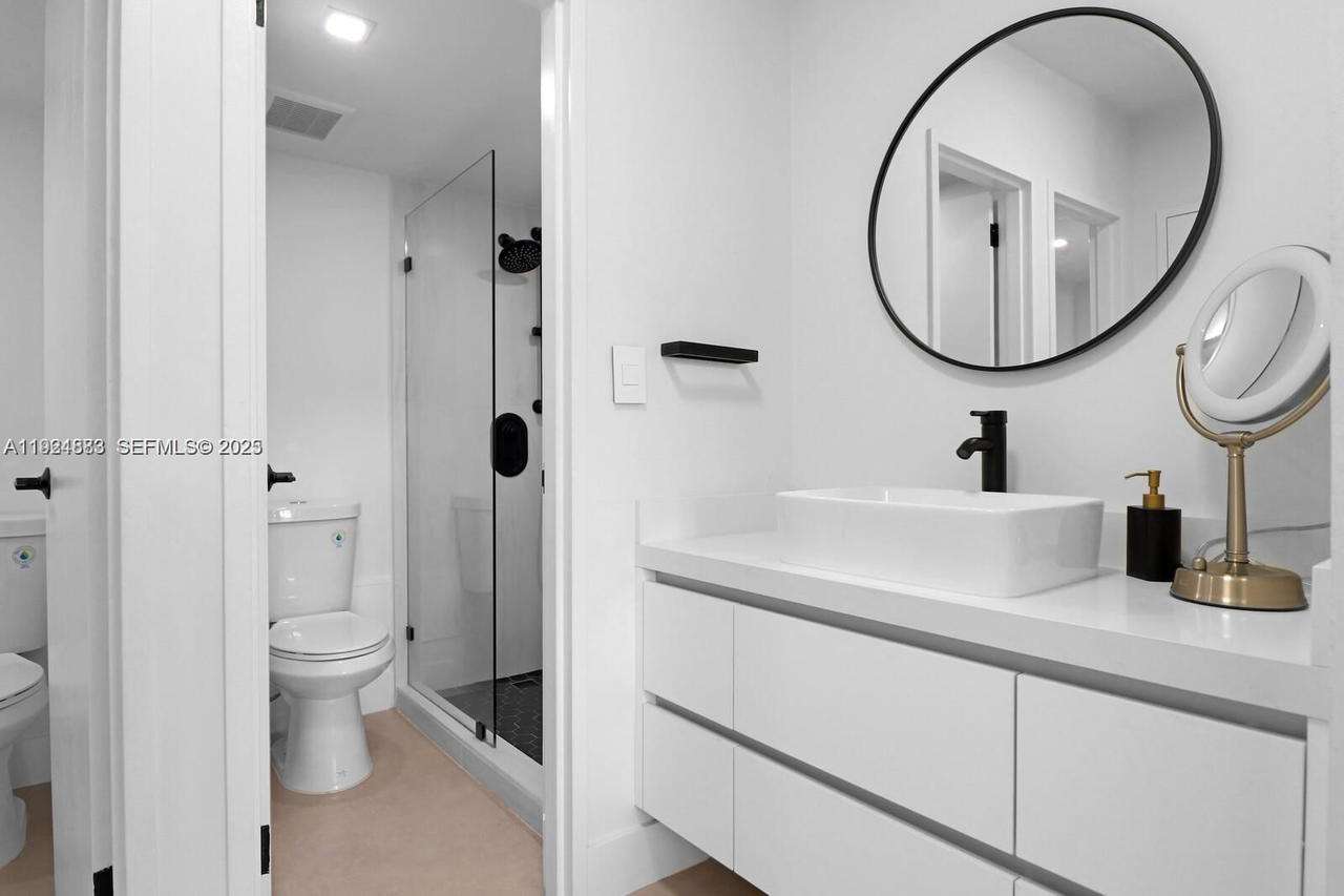 Real estate property located at 5700 Collins Ave #3J, Miami-dade, Seacoast 5700 Condo, Miami Beach, FL