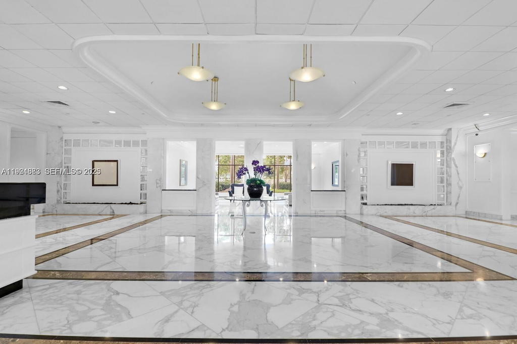 Real estate property located at 5700 Collins Ave #3J, Miami-dade, Seacoast 5700 Condo, Miami Beach, FL