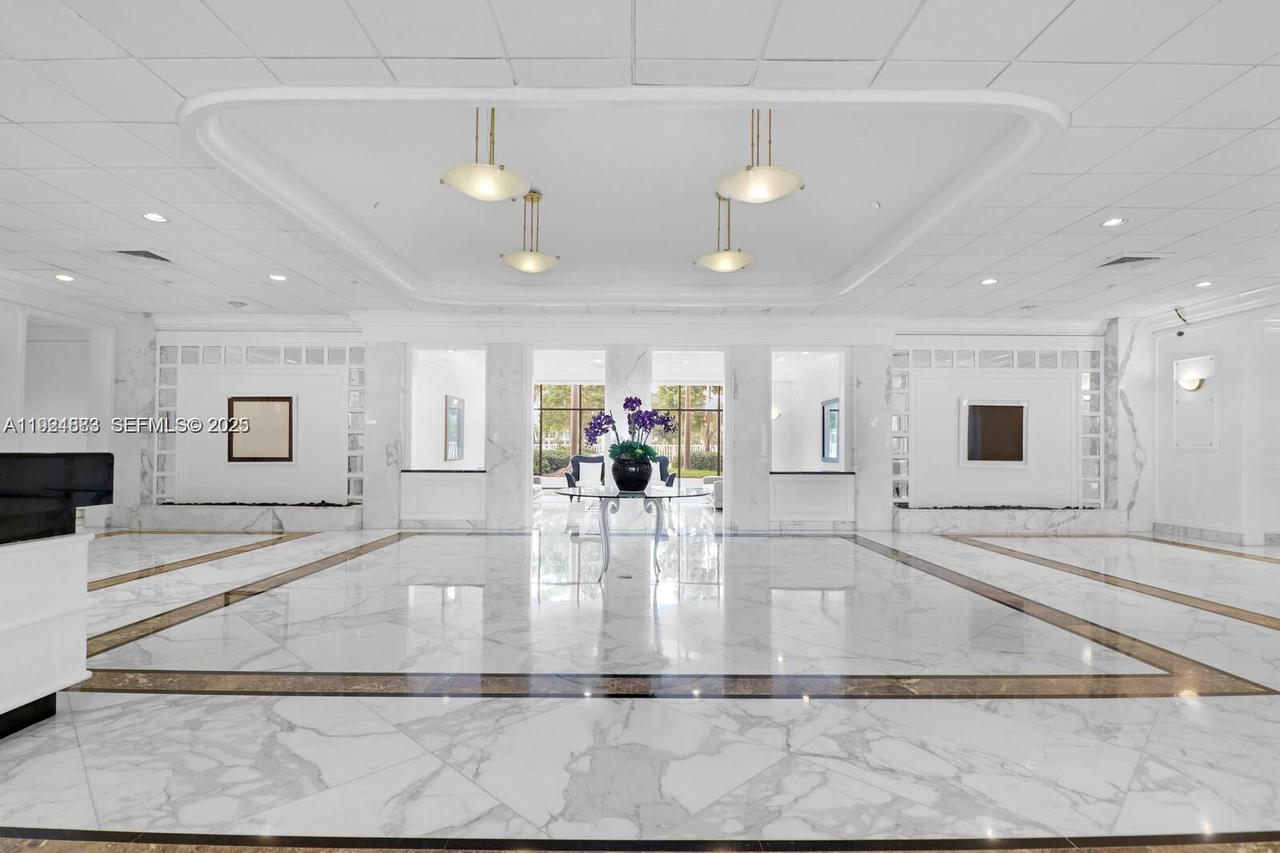 Real estate property located at 5700 Collins Ave #3J, Miami-dade, Seacoast 5700 Condo, Miami Beach, FL