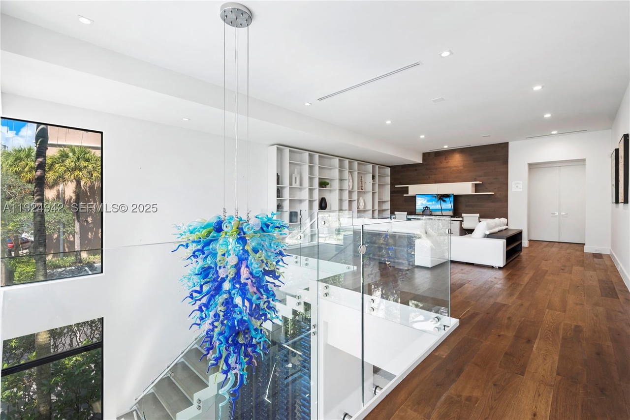 Real estate property located at 310 11th Ave, Broward, Himmarshee Park, Fort Lauderdale, FL