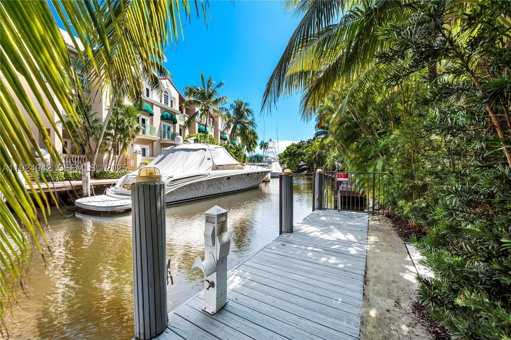 Real estate property located at 310 11th Ave, Broward, Himmarshee Park, Fort Lauderdale, FL