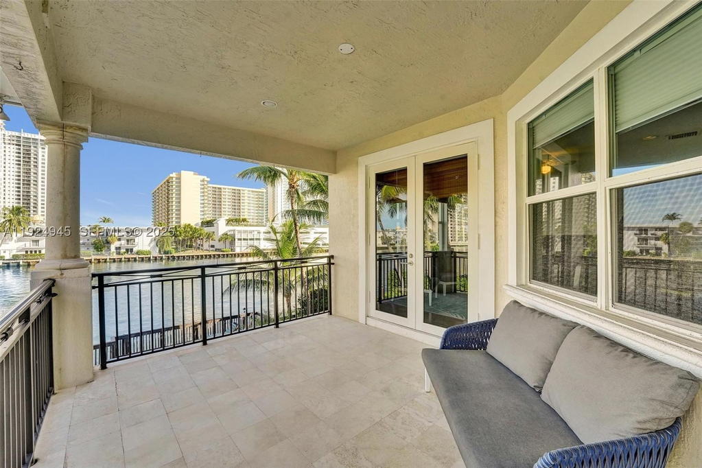 Real estate property located at 1575 Windjammer Way, Broward, Three Islands 3rd Section, Hollywood, FL