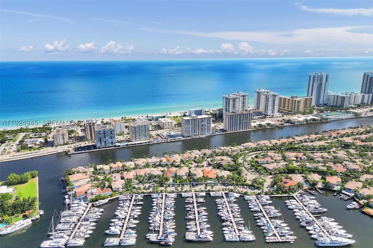 Real estate property located at 1575 Windjammer Way, Broward, Three Islands 3rd Section, Hollywood, FL