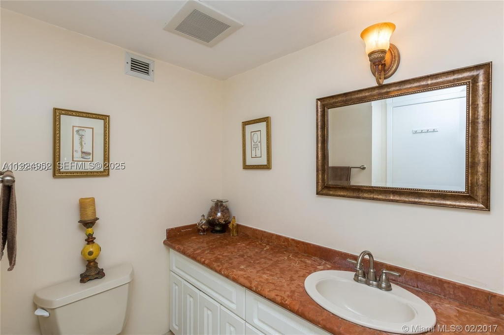 Real estate property located at 2500 PARKVIEW DR #1207, Broward, Olympus Condo, Hallandale Beach, FL