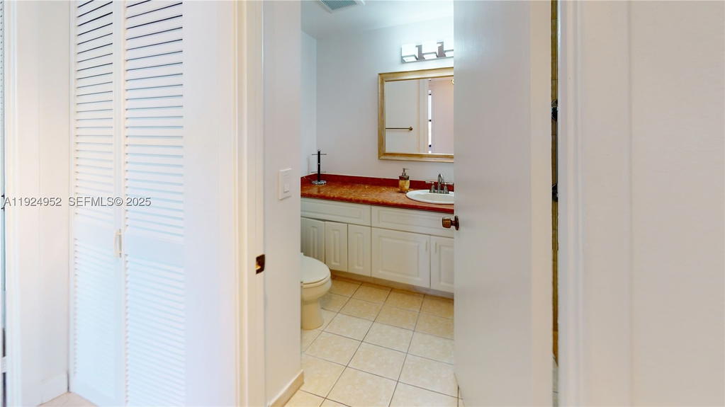 Real estate property located at 2500 PARKVIEW DR #1207, Broward, Olympus Condo, Hallandale Beach, FL
