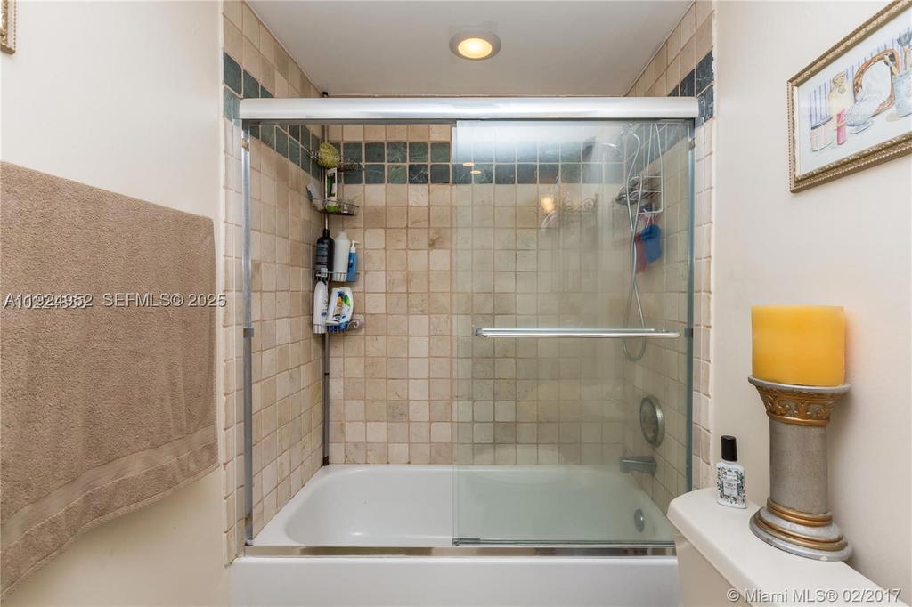 Real estate property located at 2500 PARKVIEW DR #1207, Broward, Olympus Condo, Hallandale Beach, FL