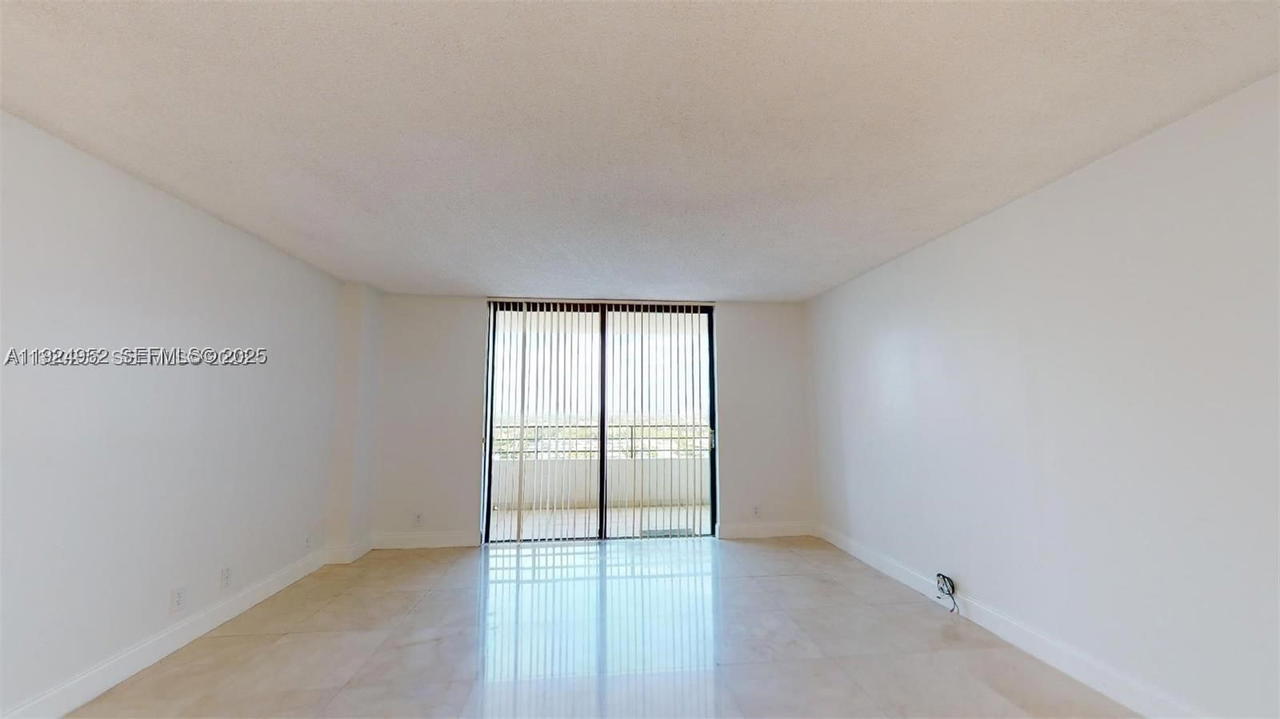 Real estate property located at 2500 PARKVIEW DR #1207, Broward, Olympus Condo, Hallandale Beach, FL
