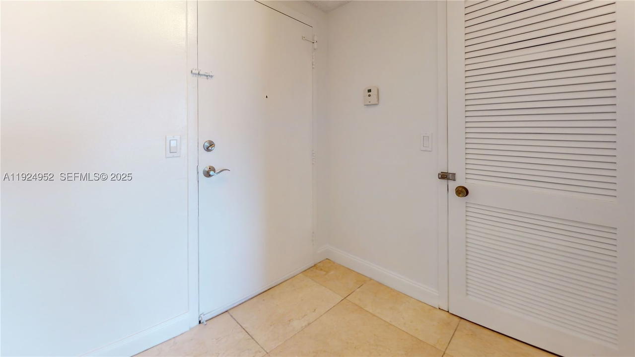 Real estate property located at 2500 PARKVIEW DR #1207, Broward, Olympus Condo, Hallandale Beach, FL