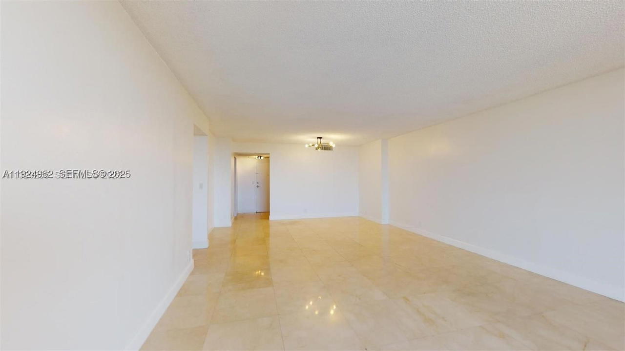 Real estate property located at 2500 PARKVIEW DR #1207, Broward, Olympus Condo, Hallandale Beach, FL