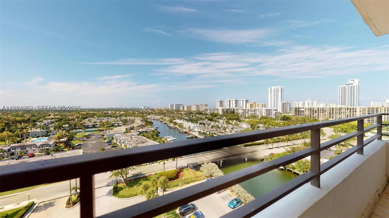 Real estate property located at 2500 PARKVIEW DR #1207, Broward, Olympus Condo, Hallandale Beach, FL