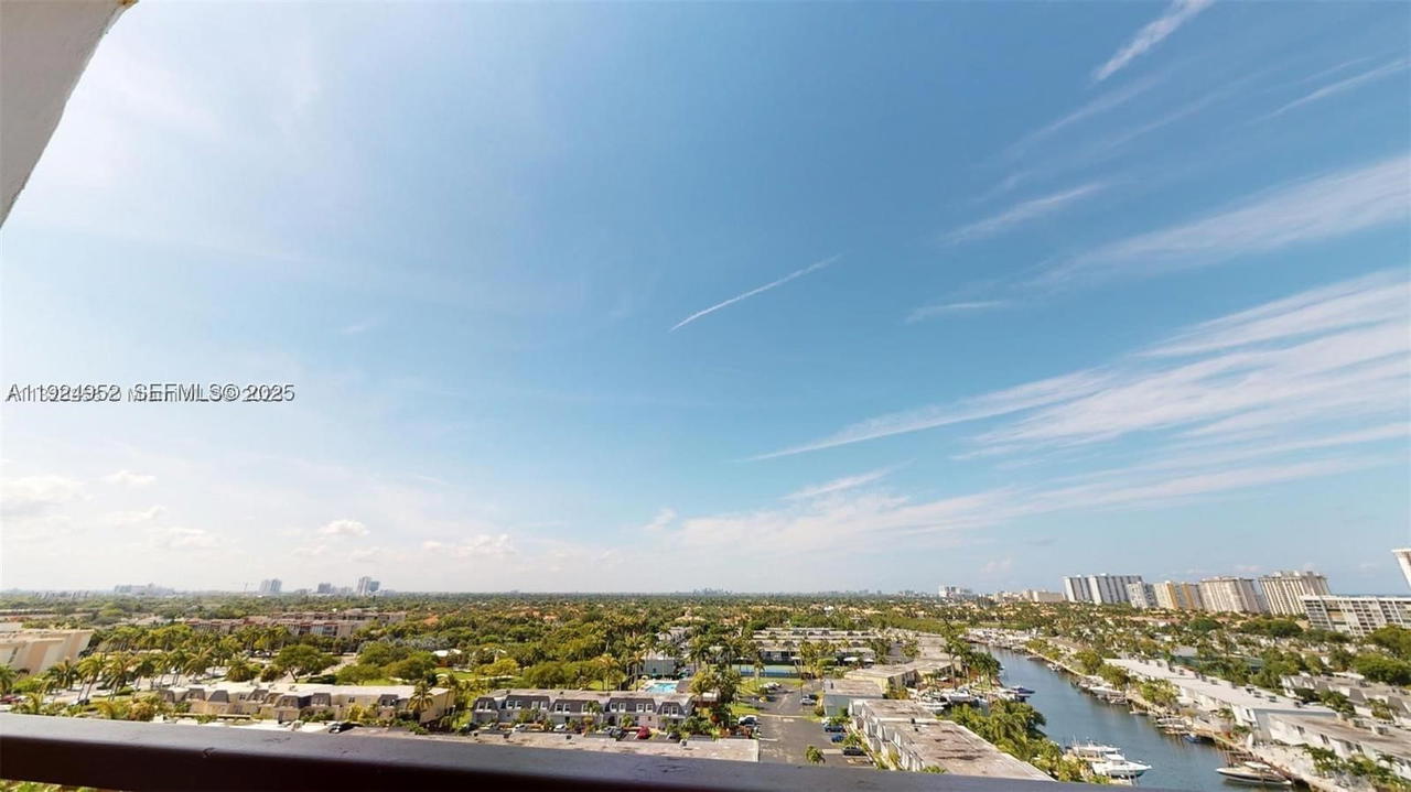 Real estate property located at 2500 PARKVIEW DR #1207, Broward, Olympus Condo, Hallandale Beach, FL