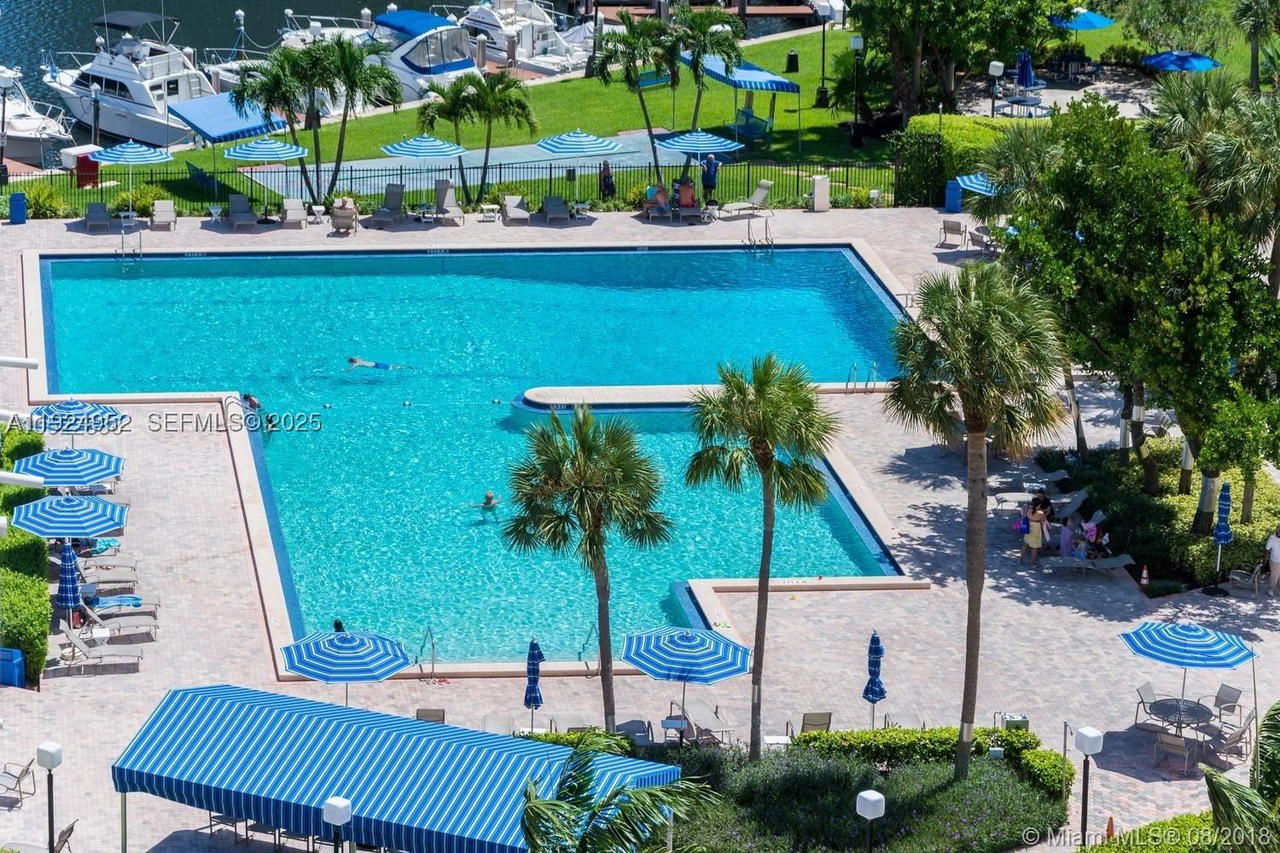 Real estate property located at 2500 PARKVIEW DR #1207, Broward, Olympus Condo, Hallandale Beach, FL