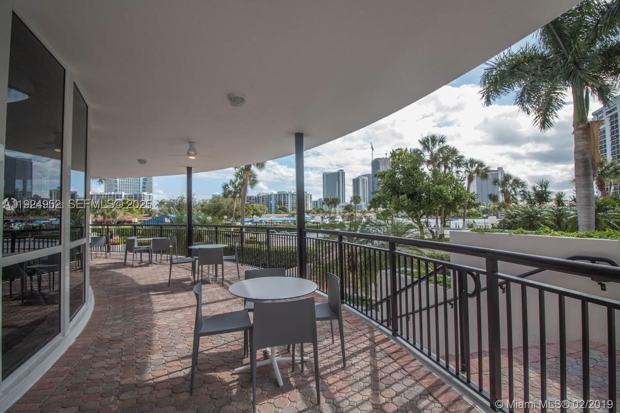 Real estate property located at 2500 PARKVIEW DR #1207, Broward, Olympus Condo, Hallandale Beach, FL