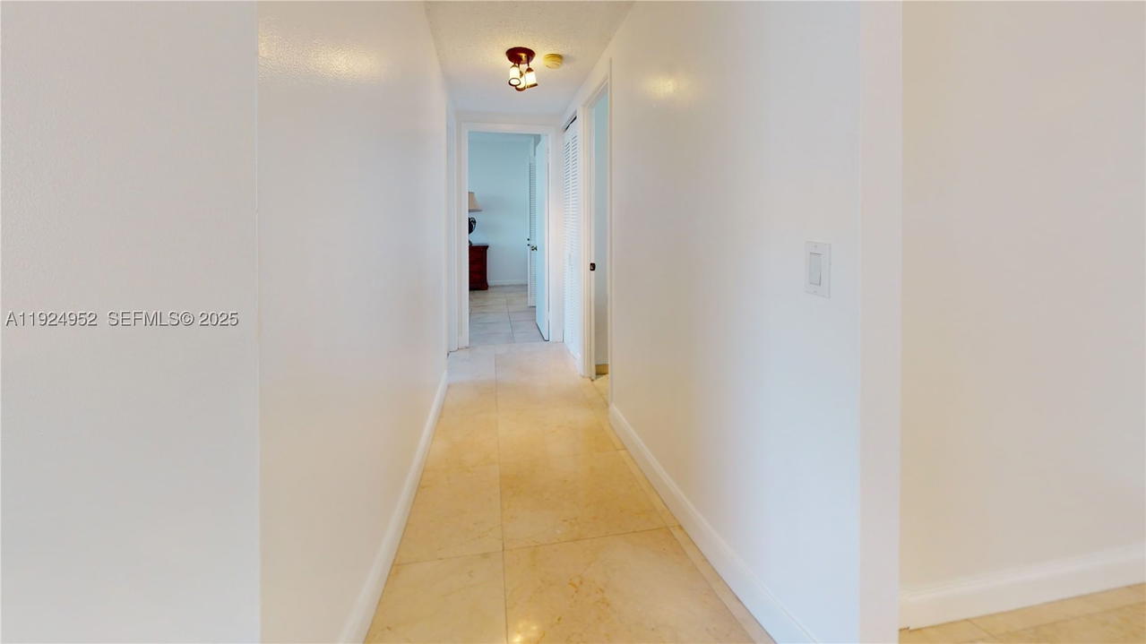 Real estate property located at 2500 PARKVIEW DR #1207, Broward, Olympus Condo, Hallandale Beach, FL