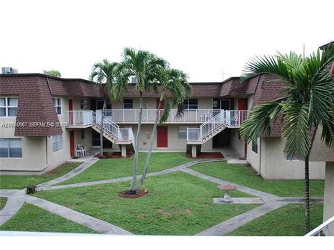 Real estate property located at 4528 54th St #304-B, Broward, Emerald Isles Condo, Dania Beach, FL