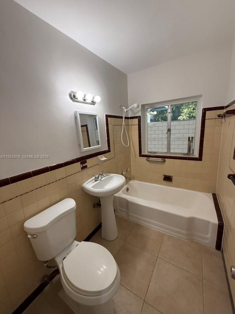 Real estate property located at 2459 28th Street, Miami-dade, Melrose Heights 2nd Sec, Miami, FL