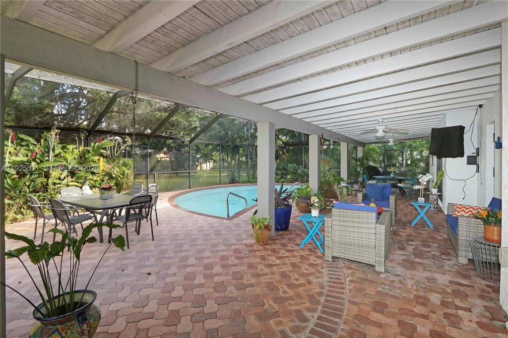 Real estate property located at 10255 96th Ter, Miami-dade, Kendale Country Club Ests, Miami, FL