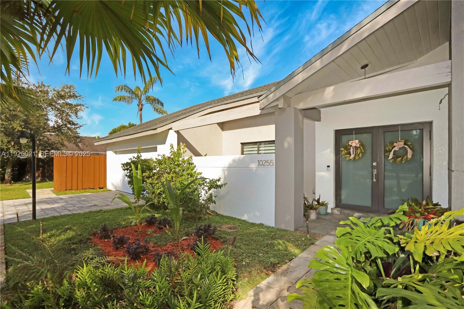 Real estate property located at 10255 96th Ter, Miami-dade, Kendale Country Club Ests, Miami, FL