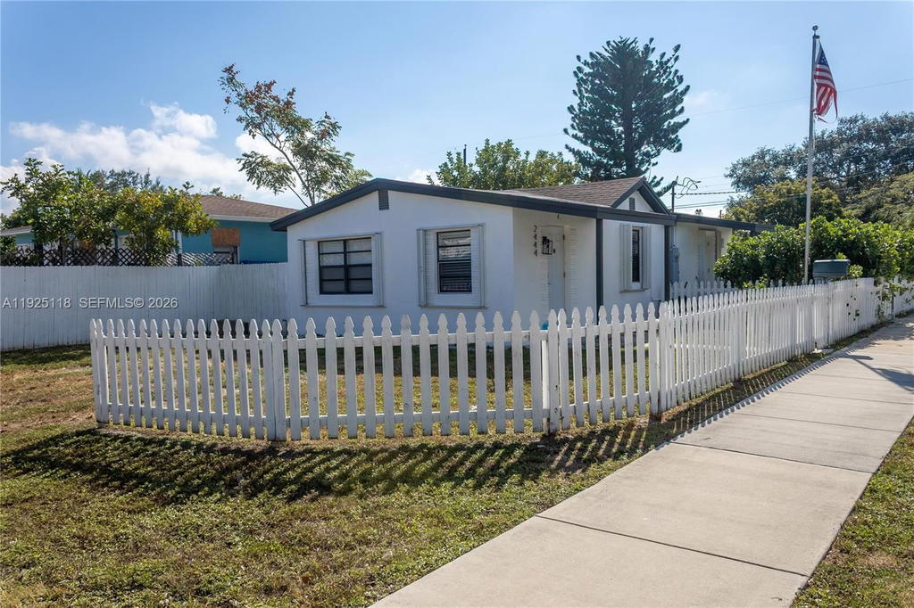 Real estate property located at 2444 Roosevelt St, Broward, Hollywood Park, Hollywood, FL
